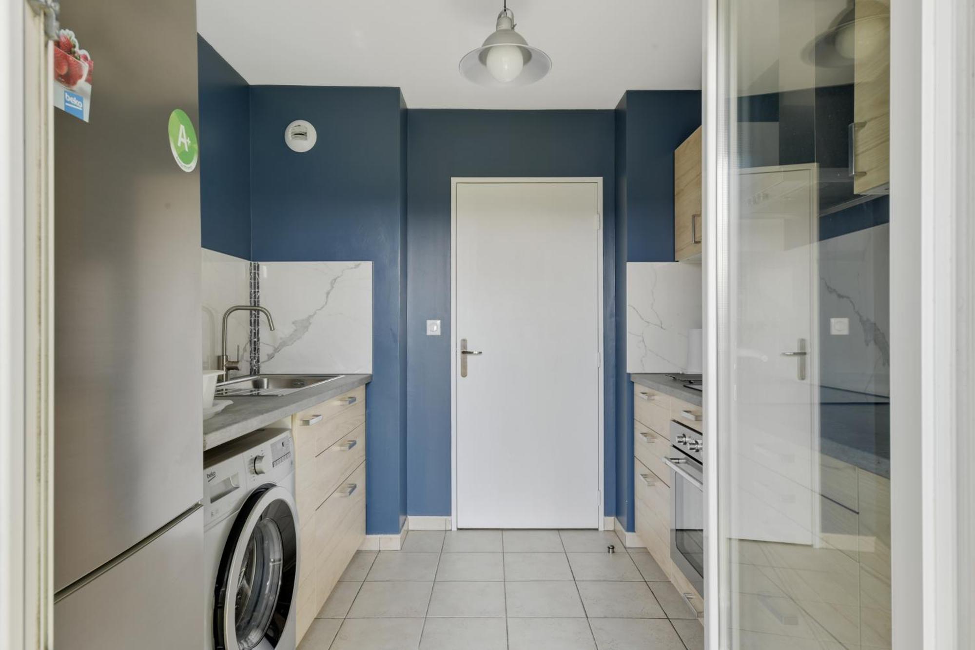 Chic Apartment With Superb View Of The Eiffel Tower แซงต์-เดอนี ภายนอก รูปภาพ